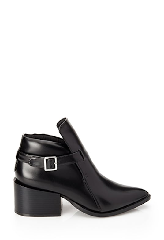 Forever 21 pointed booties in black 