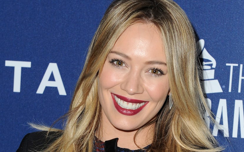 Hillary Duff wearing berry lipstick at the pre-Grammys party