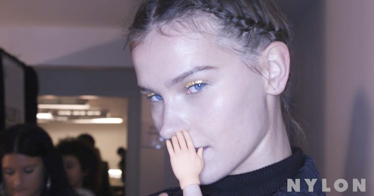 Allow These Models To Teach You About The Art Of Hand Modeling