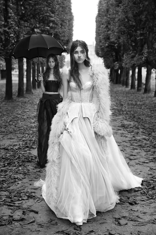 Vera Wang Just Revealed Another Perfect Witchy Bridal Collection Vera Wang Just Revealed Another Perfect Witchy Bridal Collection