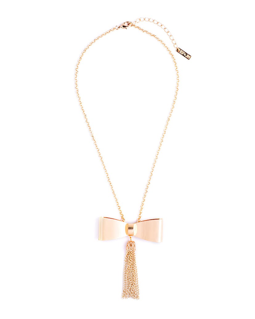 Light pink chain with a pendant in the shape of a small pink bow
