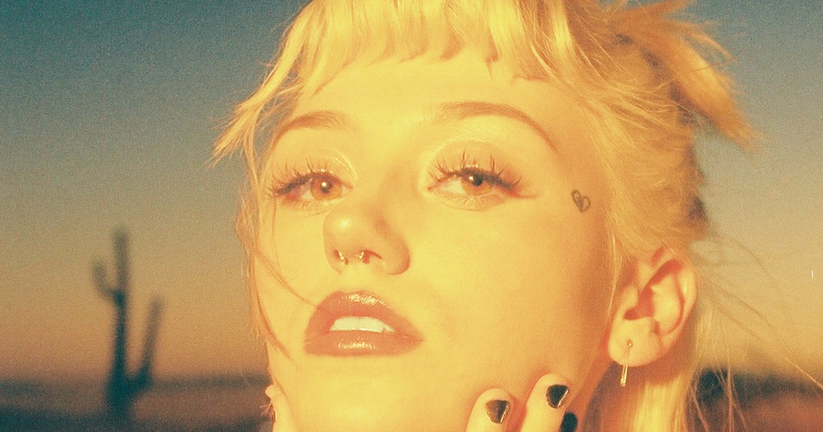 Let Kailee Morgue Lure You In With Her "Siren" Song.
