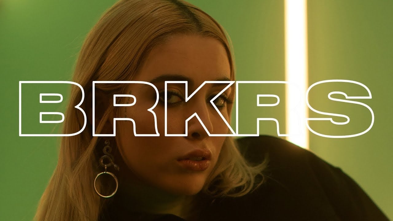 Jeremy hills - let the love in. Tell me why обложка. Песня oh tell me. Tell me tell me текст. Jeremy hills - let the love in.