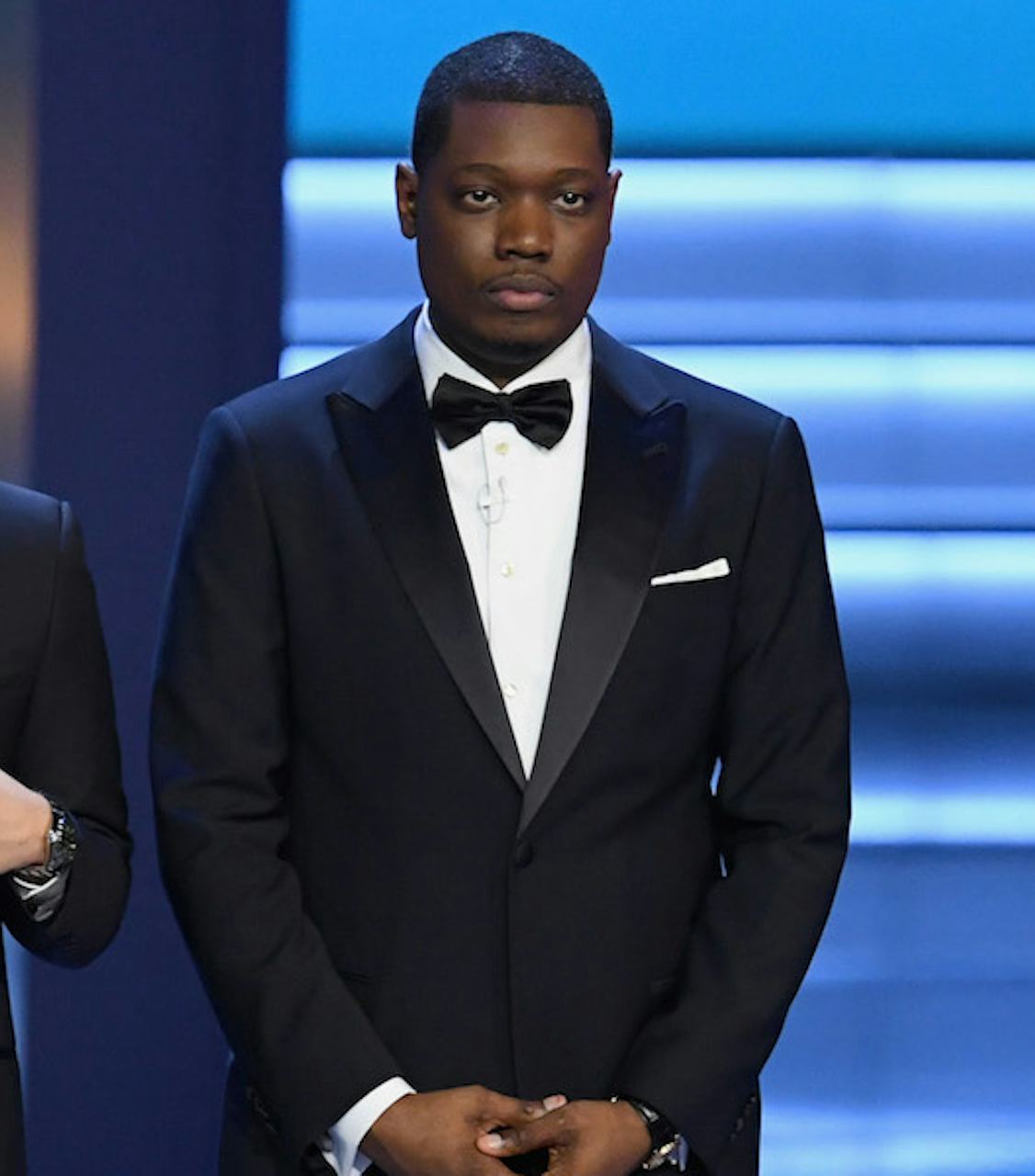 Michael Che Misgenders Commenter After Colin Jost Criticism Michael Che Misgenders Commenter After Colin Jost Criticism