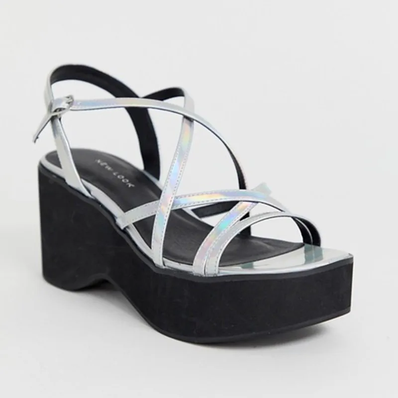 The Coolest Chunky '90s Flatforms We'll 