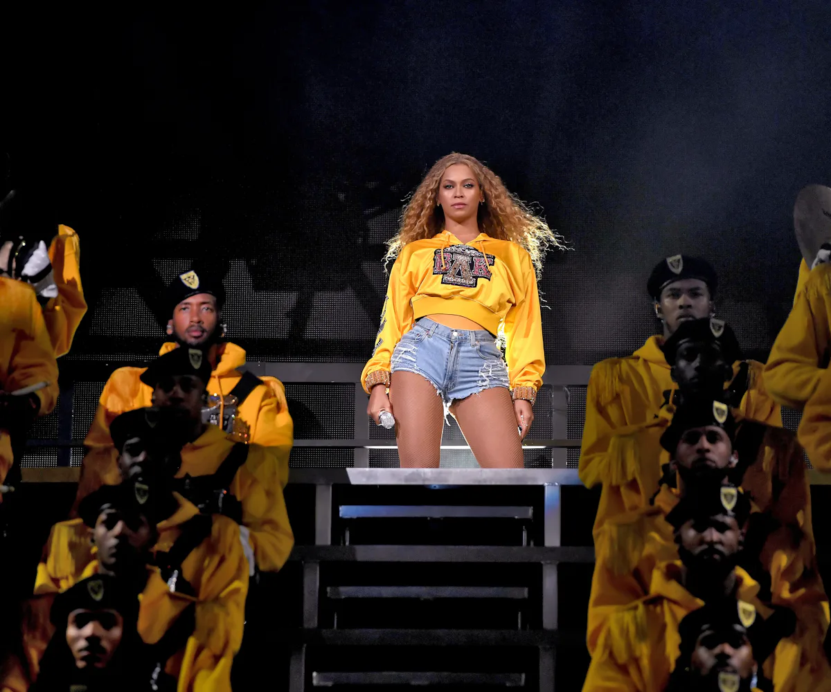 The Beyhive Is Not Impressed With This New Beyoncé Sculpture
