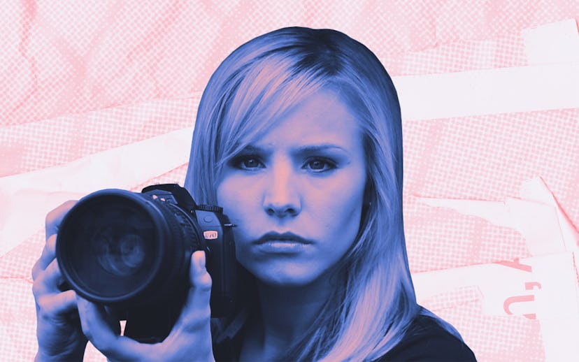 Kristen Bell as Veronica Mars holding a camera