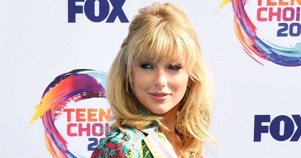 Drunk Taylor Swift Singing To Her Own Song Is Now A Meme