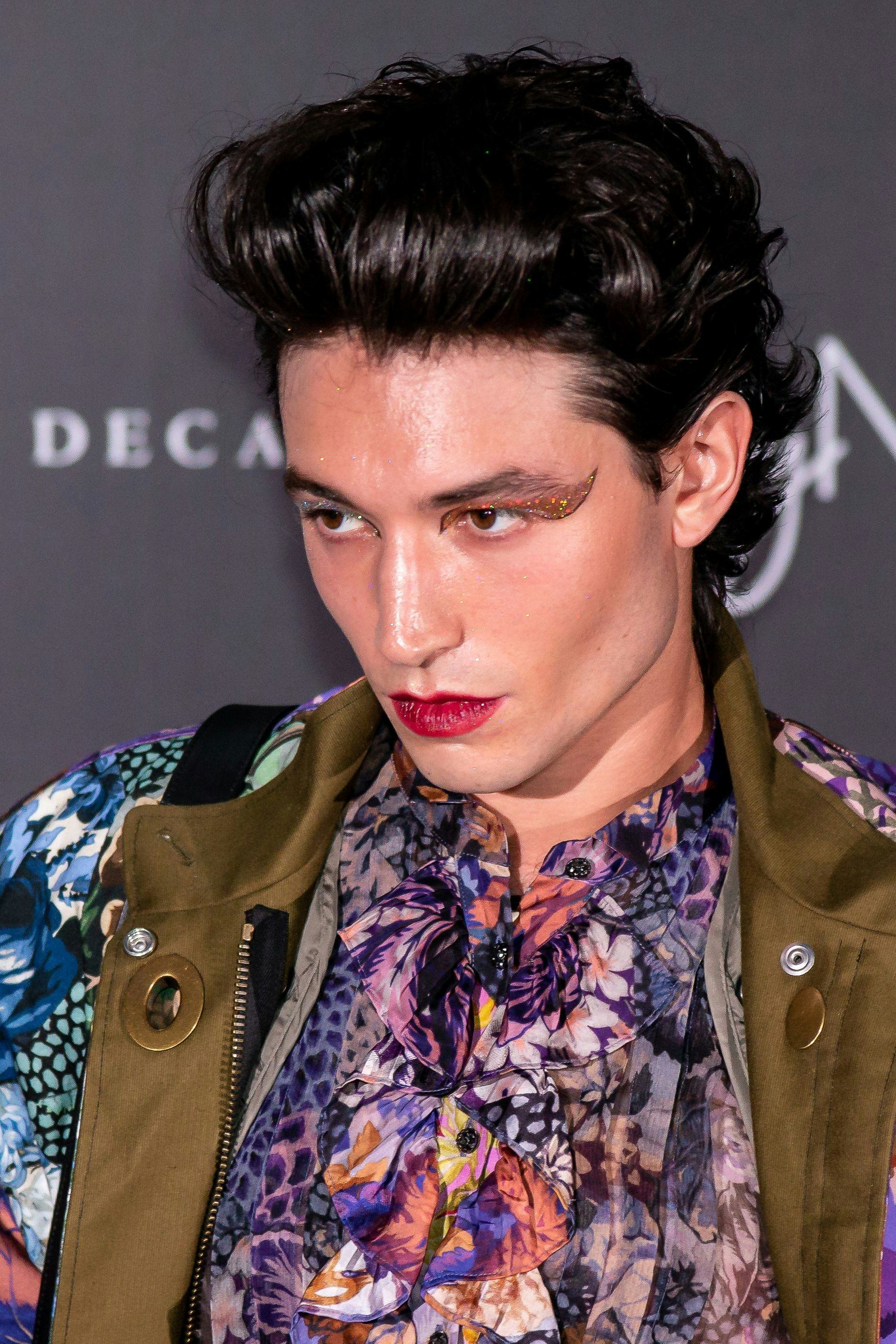 Ezra Miller Rocks Glitter Eyeshadow Wings For Urban Decay