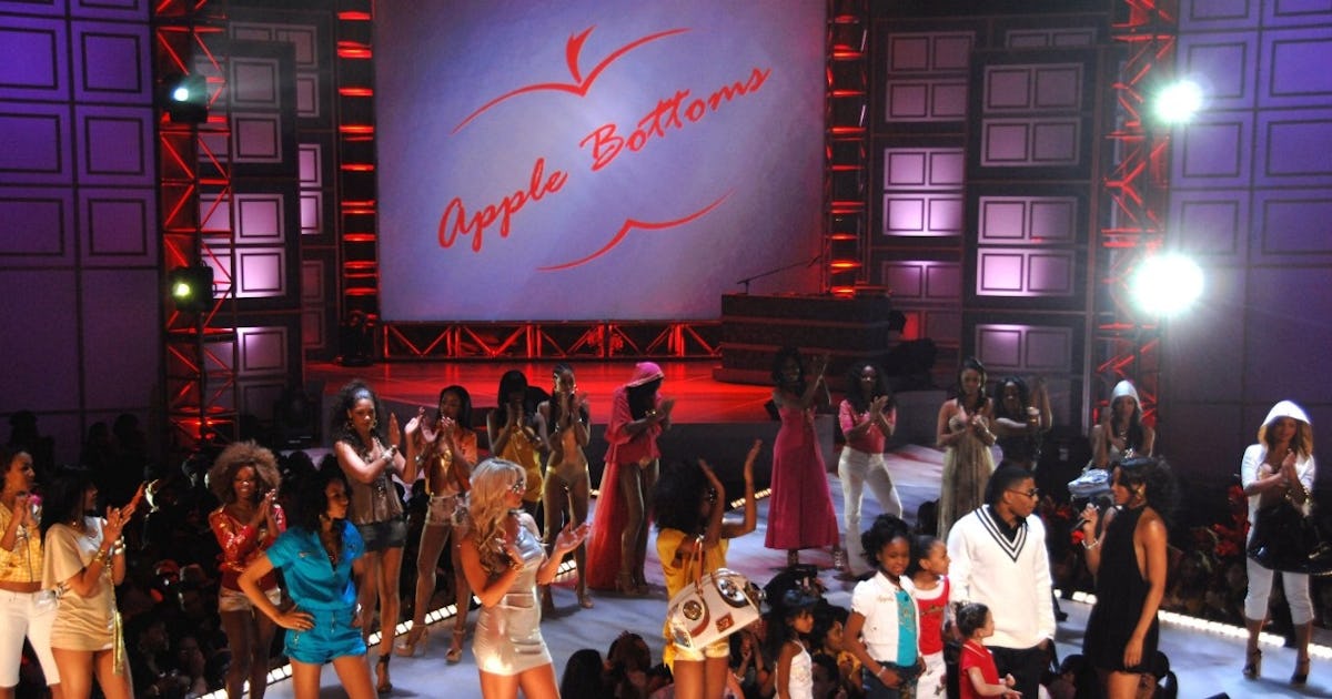 Nelly Announced The Revival Of Apple Bottom Jeans Nelly Announced The Revival Of Apple Bottom Jeans