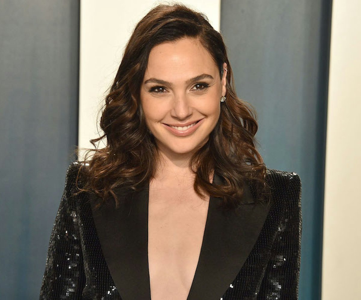 Gal Gadot attends the 2020 Vanity Fair Oscar Party at Wallis Annenberg Center for the Performing Art...