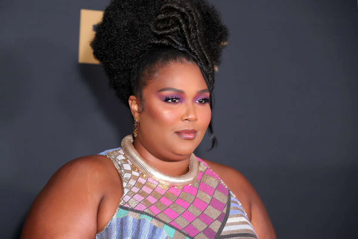 Lizzo Shows Off Braids Two Ways On Instagram