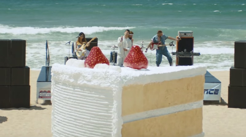 How Did Dnce Come Up With Cake By The Ocean The Origin Of The Phrase Is Funnier Than You Imagined