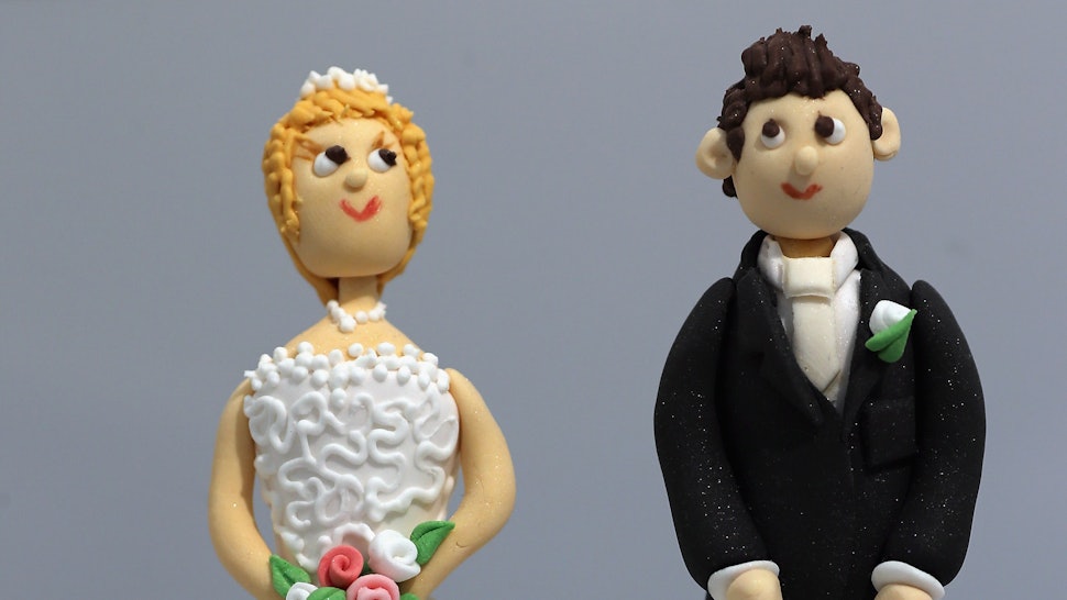 8 Reasons Why It S Ok To Wear A Cheap Wedding Dress Because It S