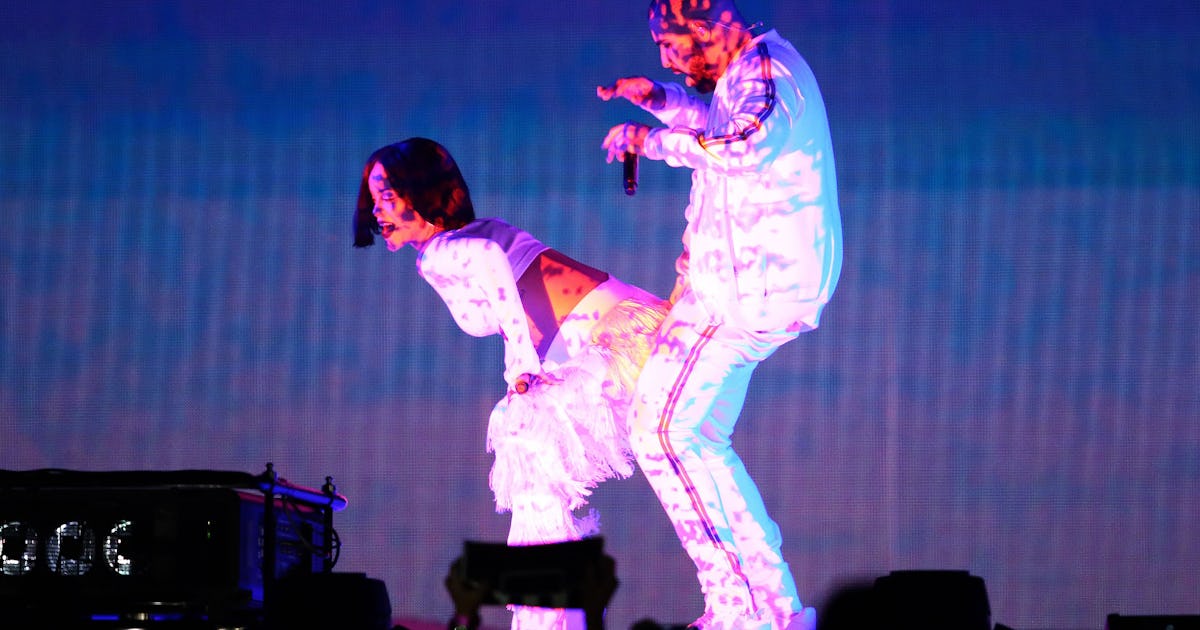 Rihanna S Work Lyrics Have A Double Meaning That You Don T Want To Miss Rihanna S Work Lyrics Have A Double Meaning That You Don T Want To Miss
