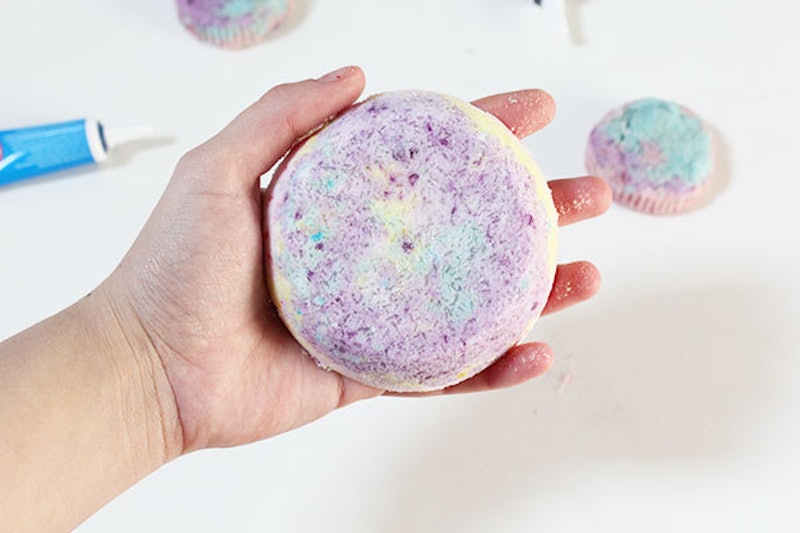 How To Make A Galaxy Bath Bomb Using Only Kitchen Ingredients — TUTORIAL