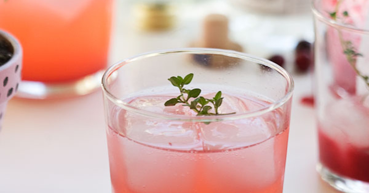 8 Thanksgiving Drink Ideas To Get Your Party Started, Both Alcoholic