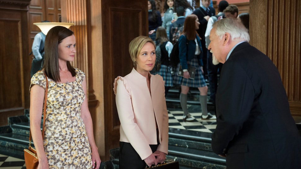 Paris Francie Meet Again In The Gilmore Girls Revival -