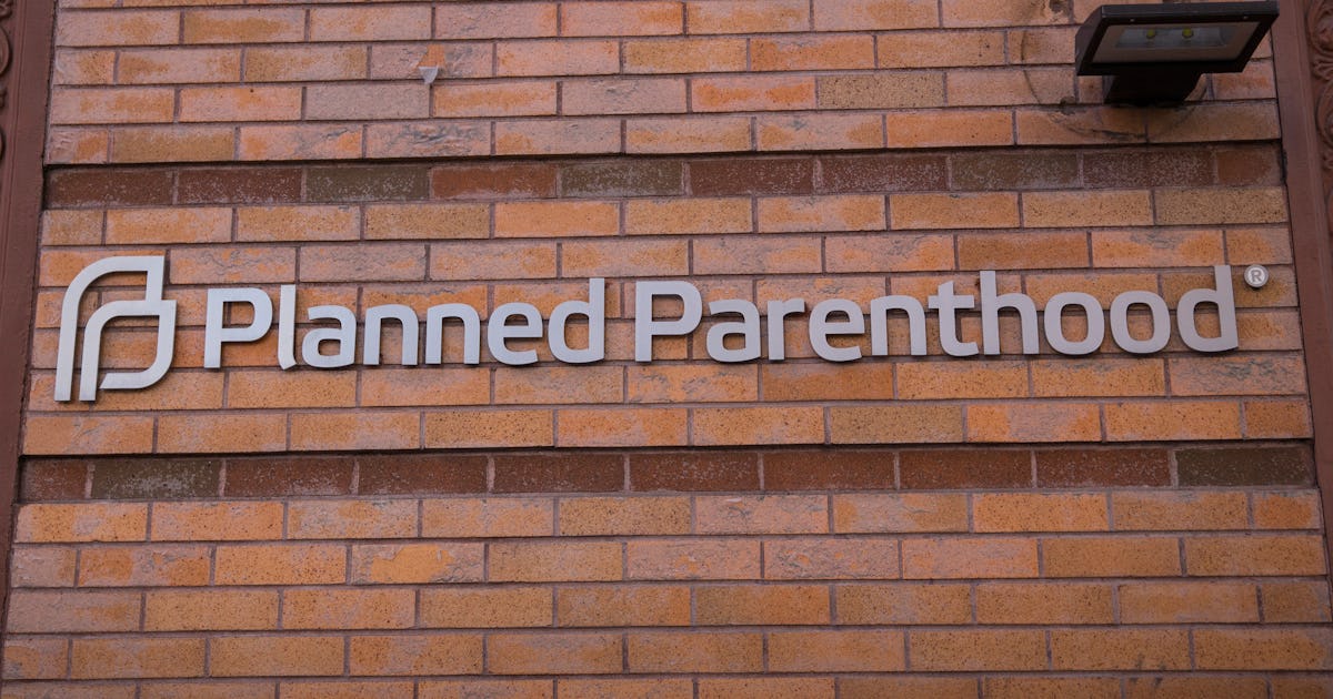 How To Volunteer For Planned Parenthood Because This Organization May Soon Need Your Help How To Volunteer For Planned Parenthood Because This Organization May Soon Need Your Help