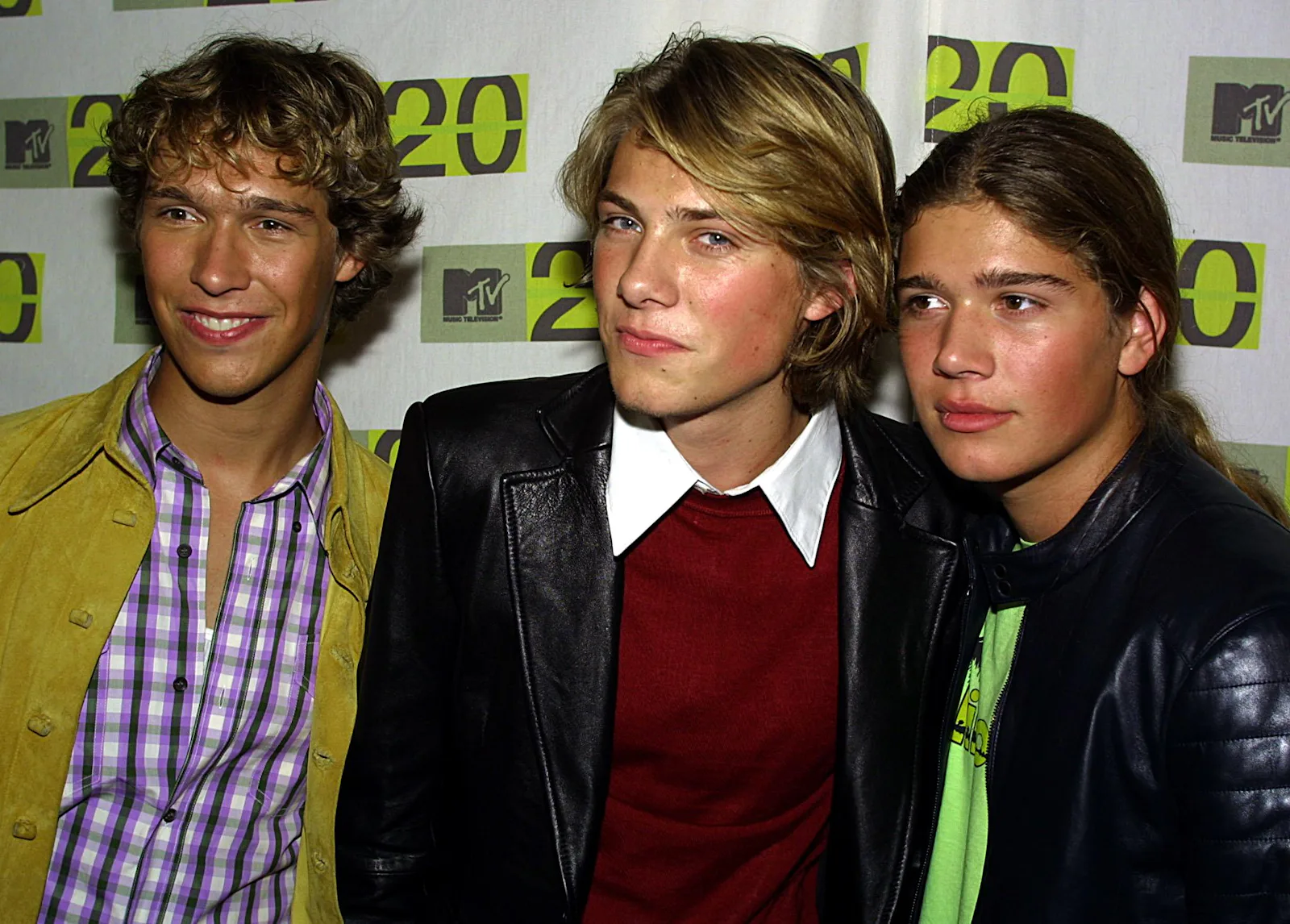 The Hanson 2017 Christmas Album Is Already The Gift That Keeps On Giving the-hanson-2017-christmas-album-is-already-the-gift-that-keeps-on-giving