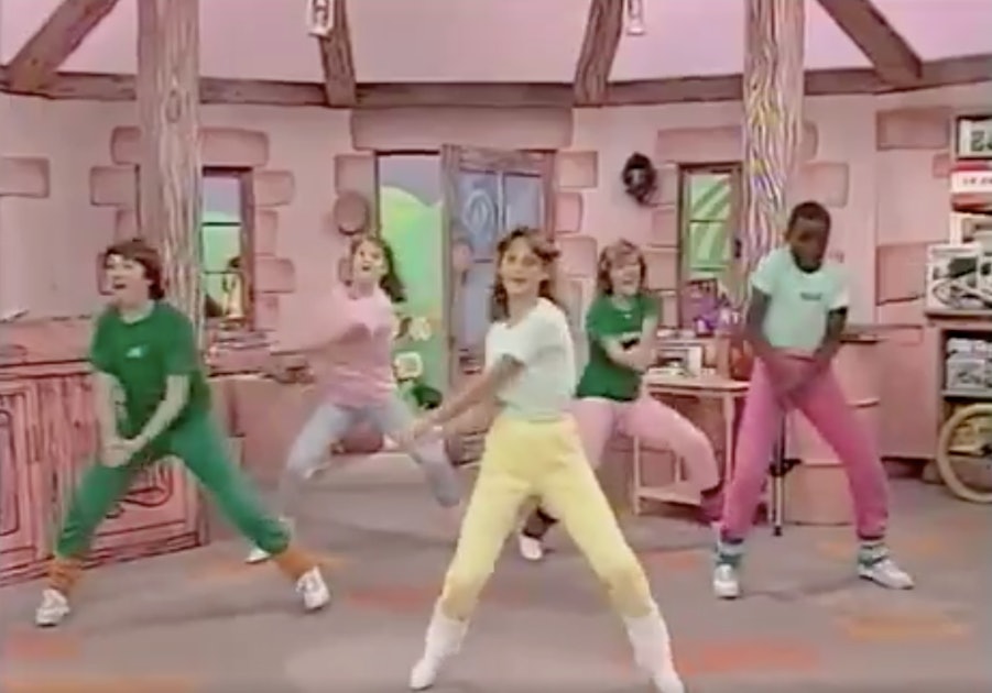 The Best Kids Introducing Themselves Tweets From Your New Fave 80s Show Video