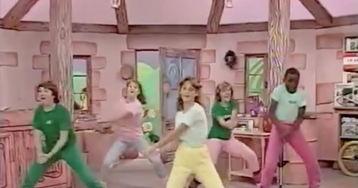 The Best Kids Introducing Themselves Tweets From Your New Fave 80s Show Video The Best Kids Introducing Themselves Tweets From Your New Fave 80s Show Video