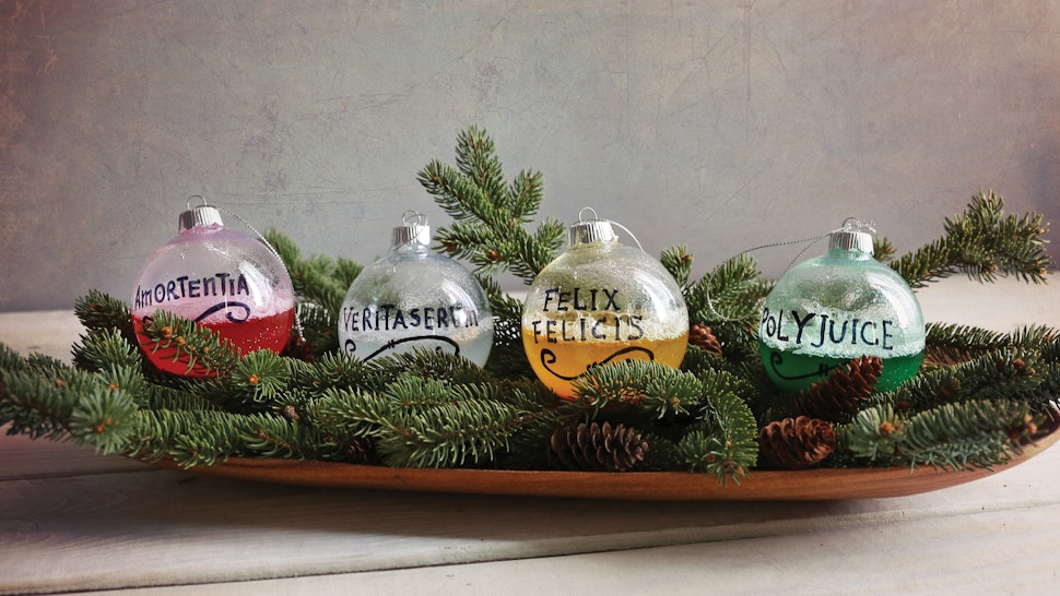 These Harry Potter Potions Ornaments Are Insanely Easy To Diy At