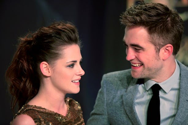 Is Robert Pattinson Married to Kristen Stewart? Why Conspiracy ...