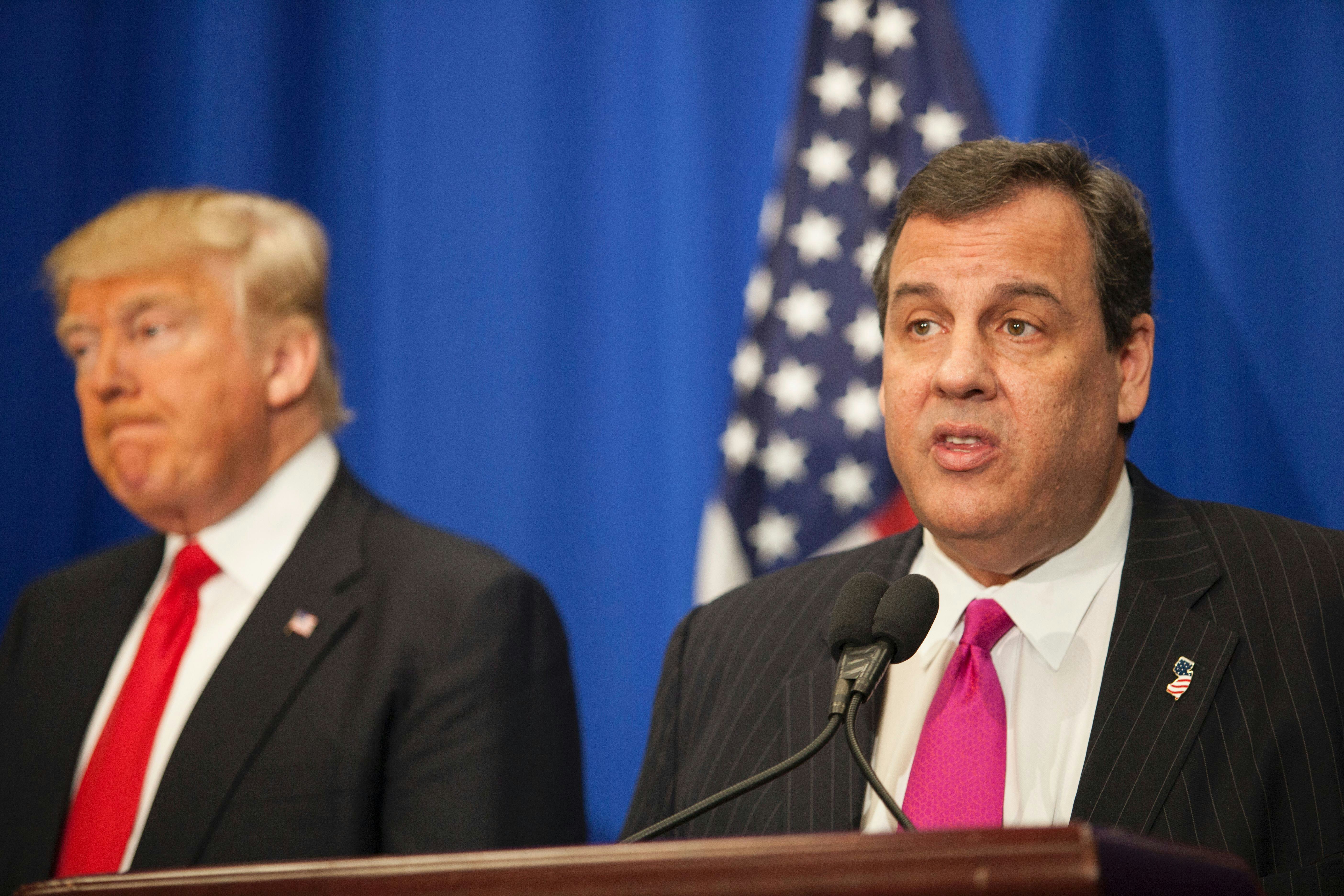 This Hilarious Video Of Chris Christie's Face At Donald Trump's Super ...