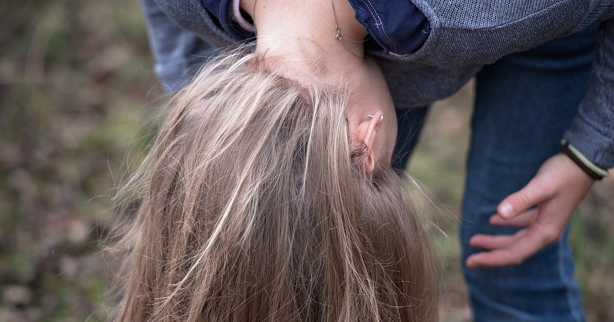 7 Tips That Can Help Your Hair Grow Out Longer Healthier 7-tips-that-can-help-your-hair-grow-out-longer-healthier