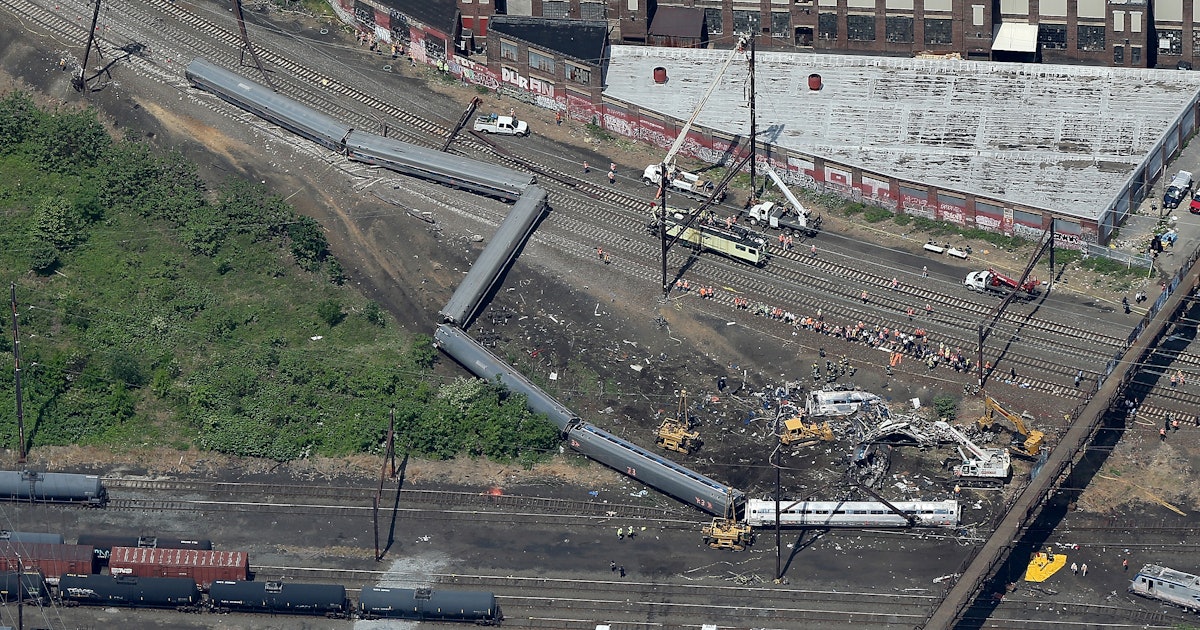 Video Of Amtrak Crash Shows The Moments Leading Up To The Deadly Derailment