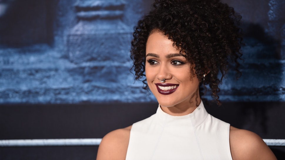 11 Graduation Hairstyles For Curly Hair So You Can Rock That
