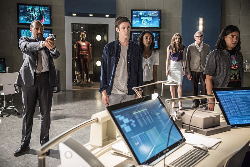 How Many Episodes Is The Flash Season 2 Enough To See The Full Barry Allen Spectrum Of Emotions