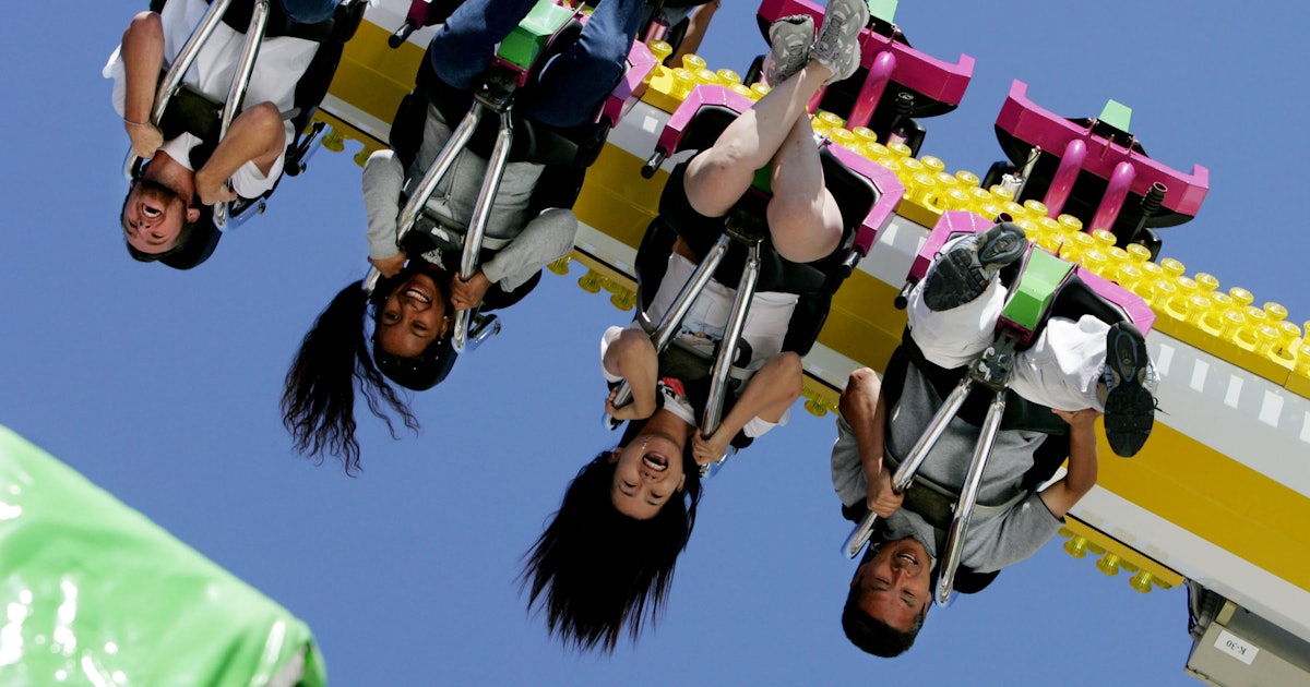 4 Times Roller Coasters Got Stuck Upside Down, Leaving Riders ...
