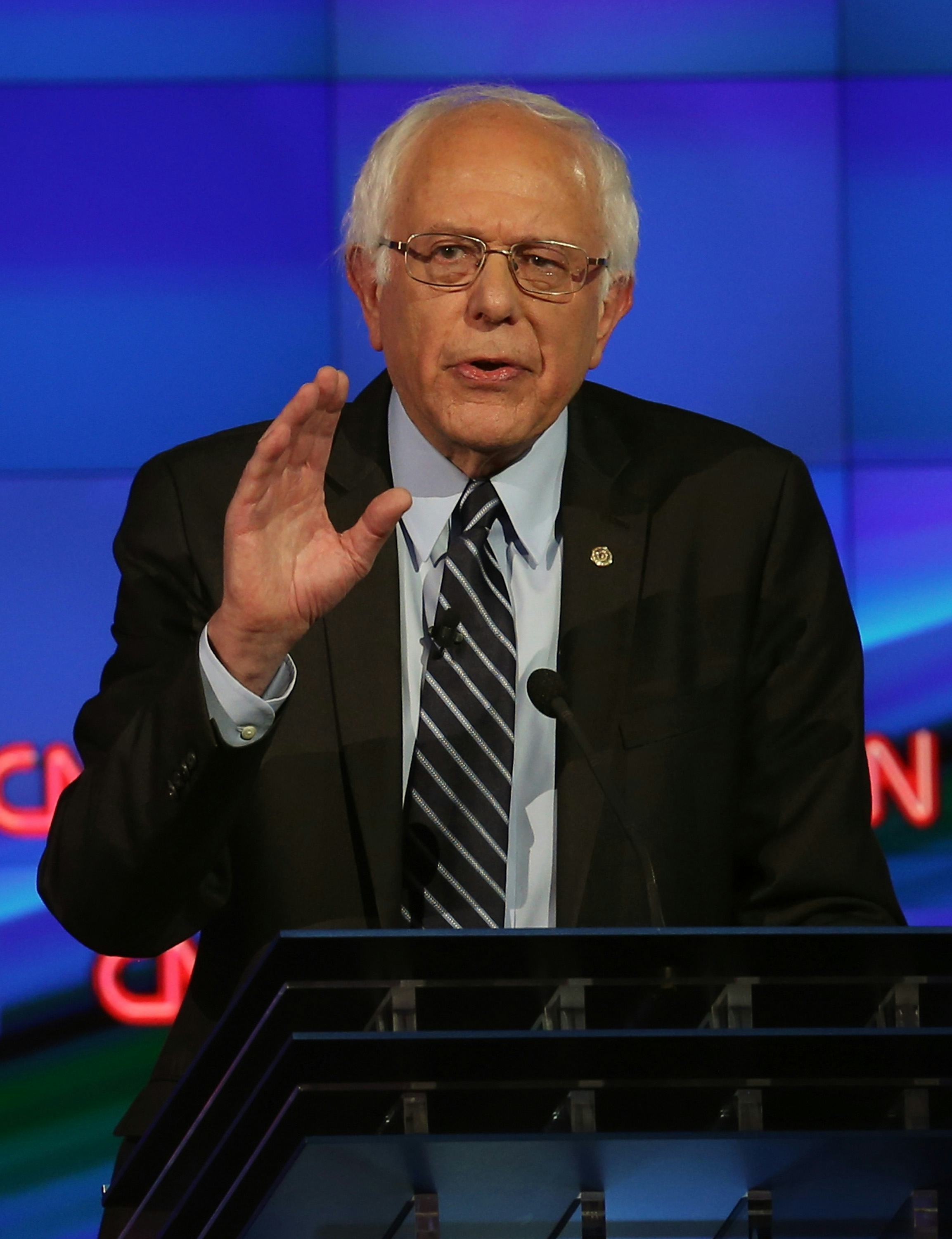 What Is GlassSteagall & What Did It Do? Here's Why Bernie Sanders