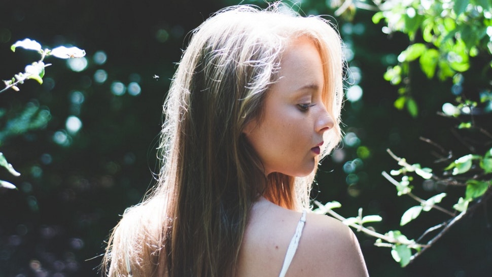 How To Get Rid Of Static Hair According To Expert Stylists