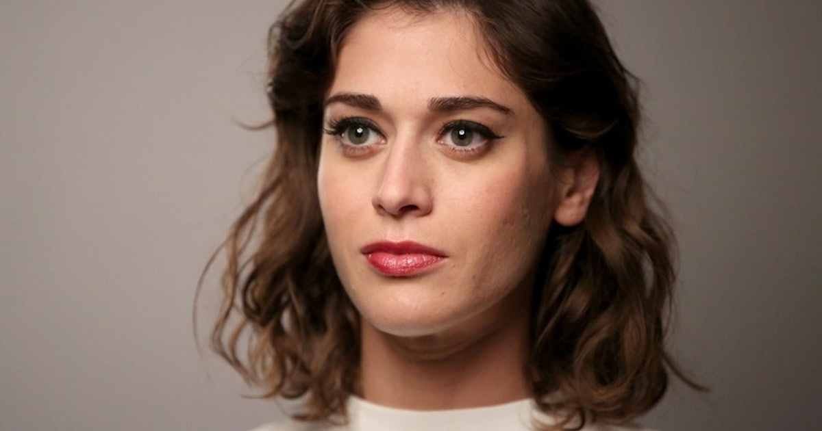 26 Female Celebrities With Big Noses Who Are Totally Rocking