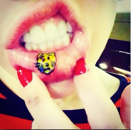 9 Cool Inner Lip Tattoo Ideas That Make For Perfect Temporary (And