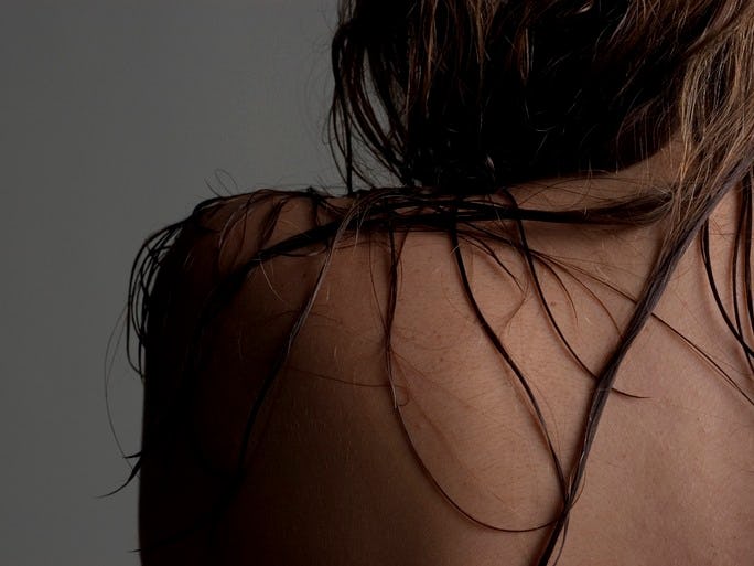 Is It Better To Shower At Night In The Winter Or Are Morning Showers OK? — PHOTOS