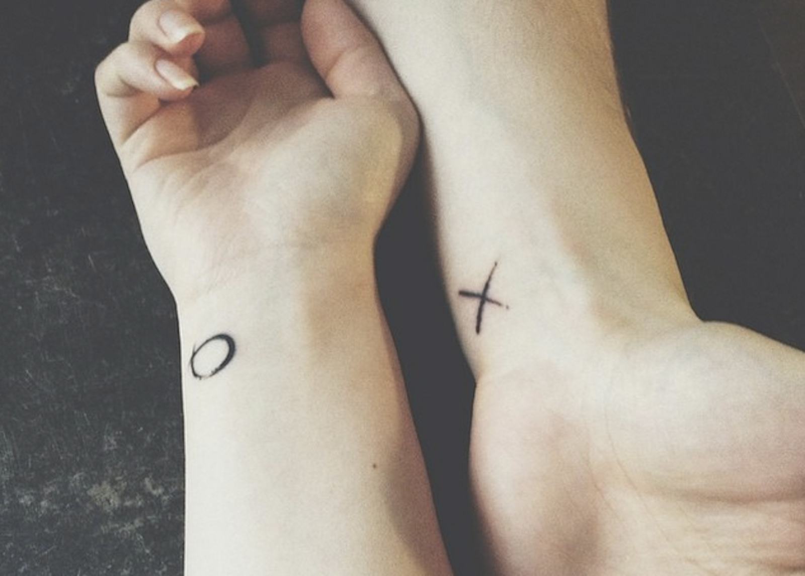 Парные тату молния