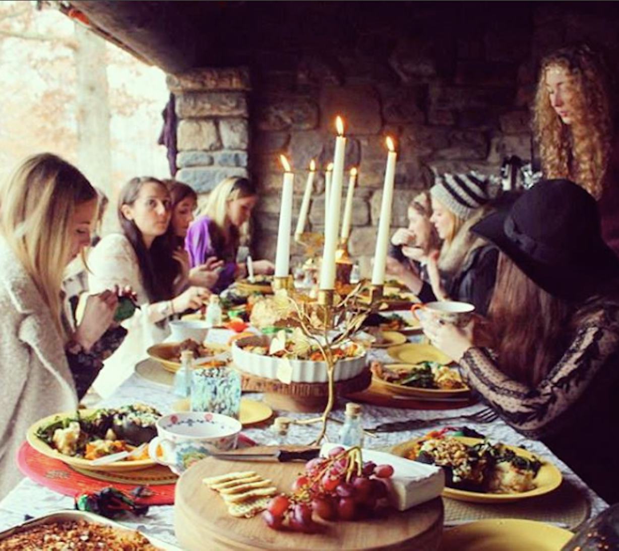 5 Games To Play With Your Friends During Friendsgiving