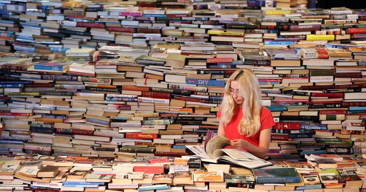 10 Signs You're A Bibliophile, Because So What If You Like Books More Than People?