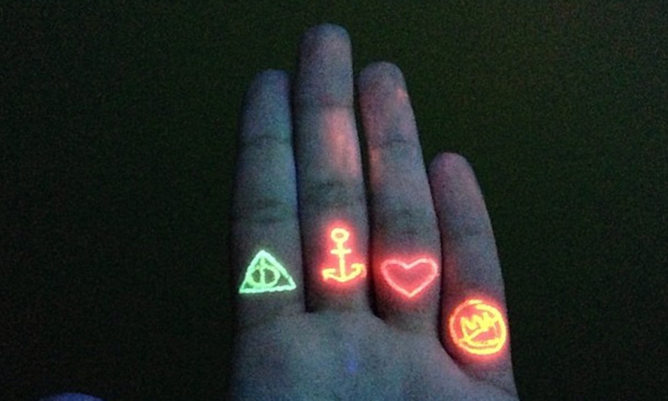 5 UV Black Light Tattoo Risks To Consider Before You Get That Cool New Ink