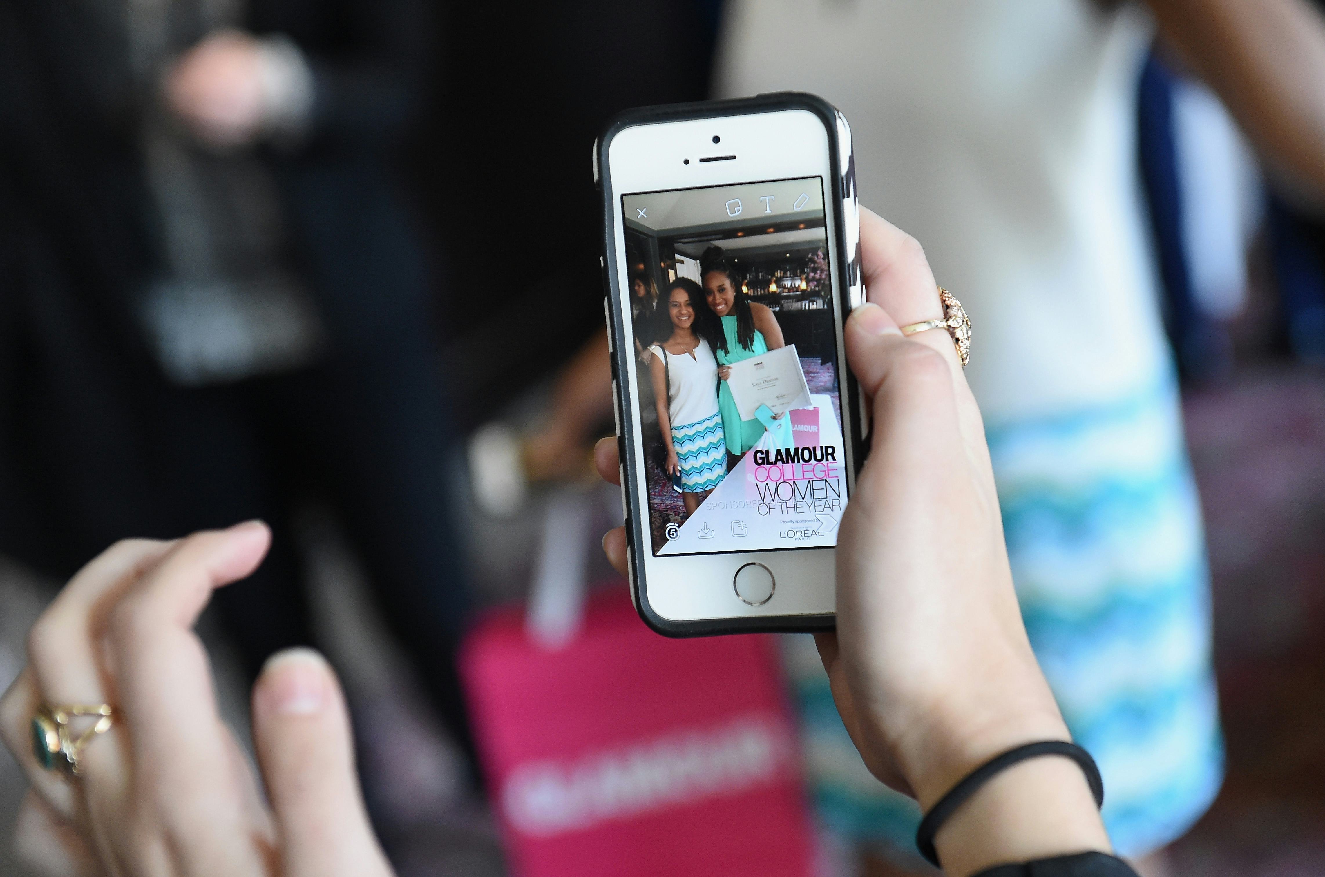 What Are Snapchat Geofilters? Here's Everything You Need To Know About