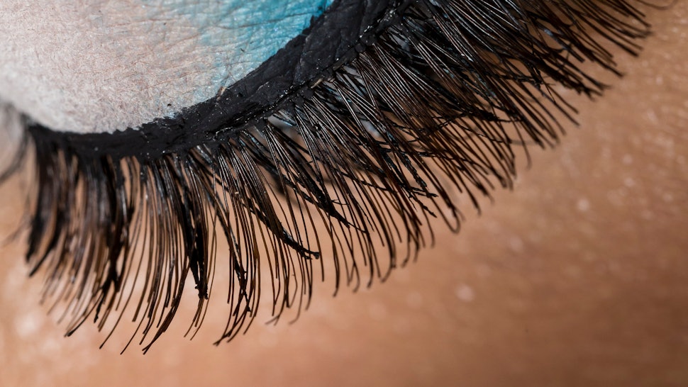 lashes eyelashes eyelash extensions eye false cost much falsies lash shape lice getty longest should difficult treatment because bustle pay