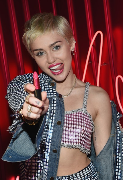 Miley Cyrus Gets New Tattoo But Here S Why She Either Needs To Chill Out Or Totally Commit To