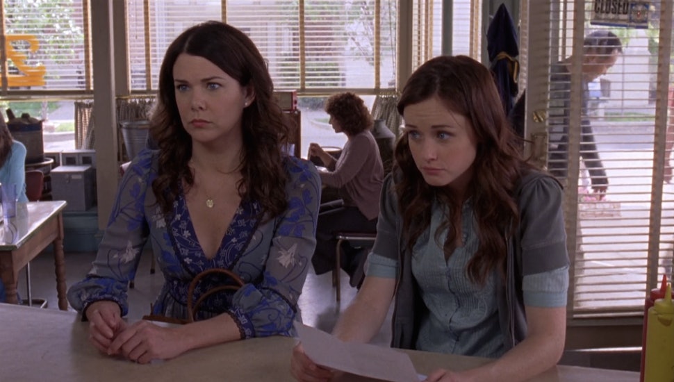The Gilmore Girls Finale S 14 Best Moments From Rory Getting A Job To That Awkward Taylor Toast