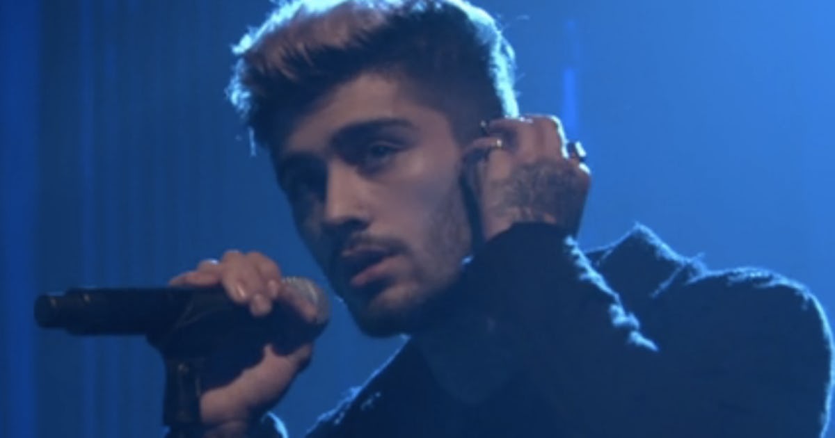 Zayn Malik It S You Lyrics Paint A Picture Of Heartbreak That Show A Softer Side Of The Singer Video