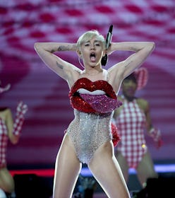 Miley Cyrus Shows Off Armpit Hair & Makes Me Like Her More In The Process