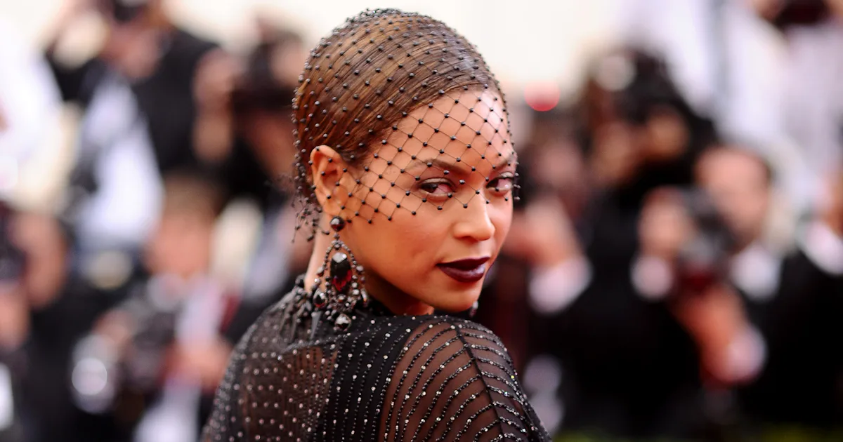 These 3 Pictures Of Beyonce Show Us How to Work Loud And Mixed Prints ...